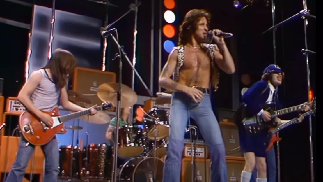 AC/DC : découvrez ce live de 1976 avec Bon Scott au micro