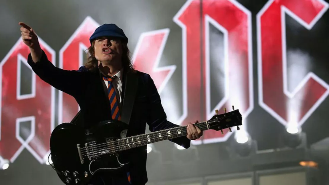 Angus Young donne les secrets de la longévité d'AC/DC : "nous ne nous sommes jamais éloignés de ce que nous faisions le mieux"