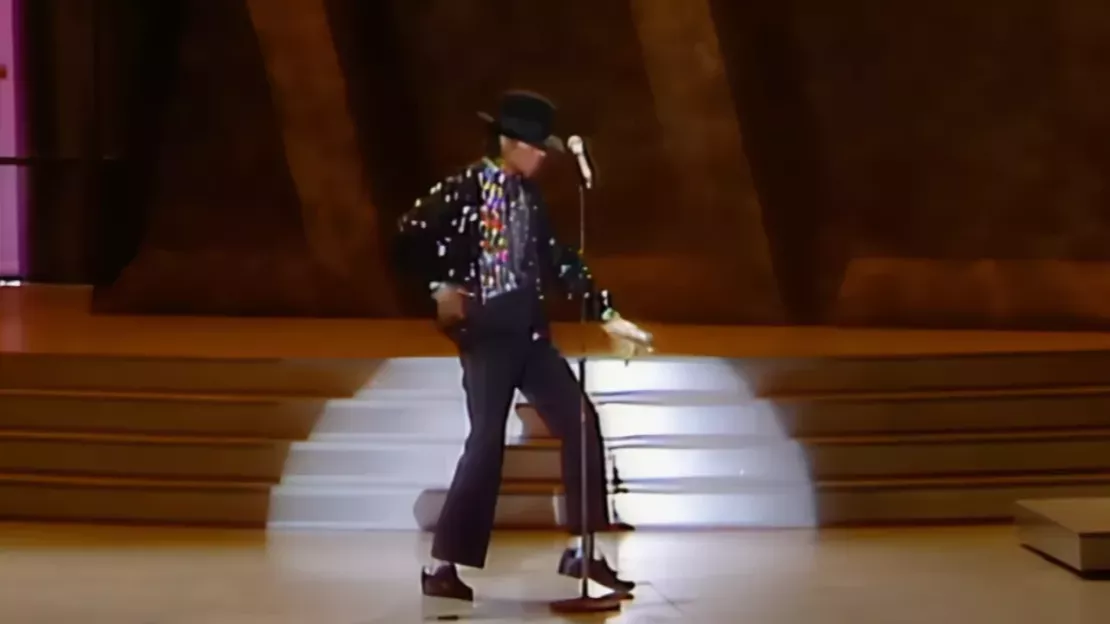 Michael Jackson : un de ses chapeaux vendus aux enchères à Paris
